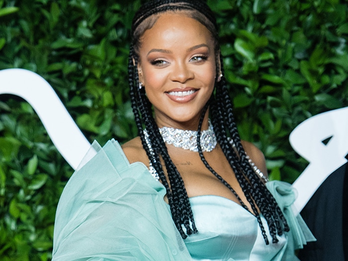 Rihanna now officially a billionaire