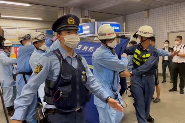 Stabbing on Tokyo train: At least 10 people injured