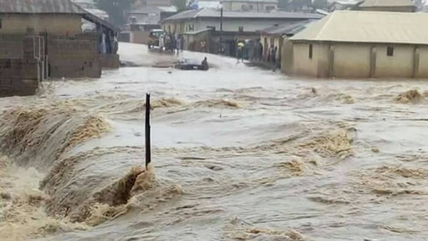 Cause of Nigeria floods Death toll over 600 as thousands evacuated